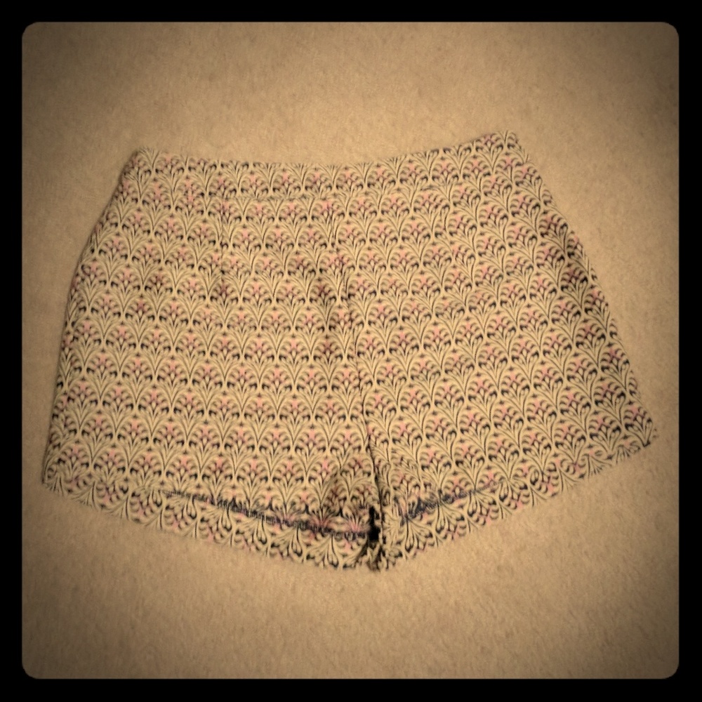 NWOT High-wasted Patterned Short Shorts